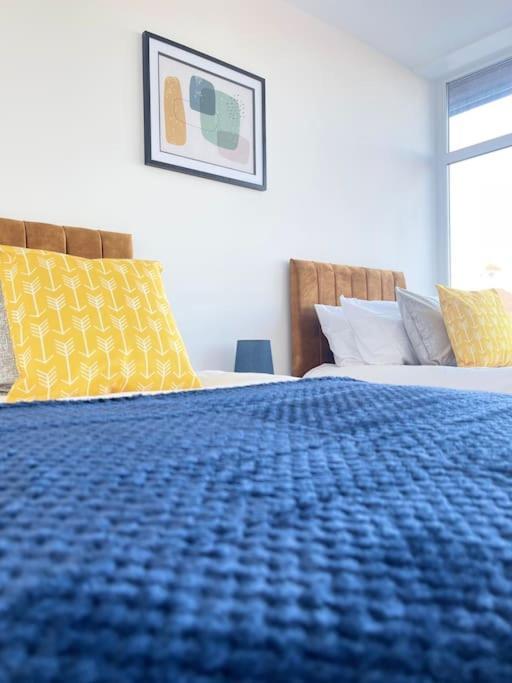 1 Bedroom Apartment - Flitwick - Contractor Friendly - Tourist Ready - Full Kitchen - Wifi - Smart Tv - Sofa Bed - Free Parking - Ideal For Short Or Long Stays Kültér fotó