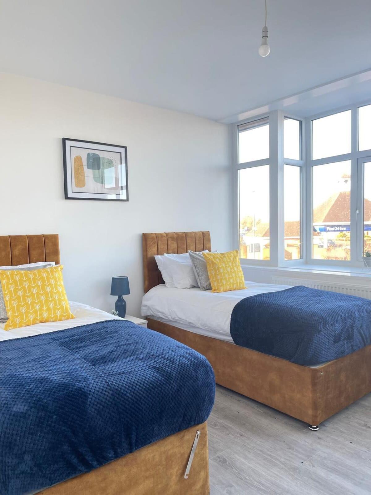 1 Bedroom Apartment - Flitwick - Contractor Friendly - Tourist Ready - Full Kitchen - Wifi - Smart Tv - Sofa Bed - Free Parking - Ideal For Short Or Long Stays Kültér fotó